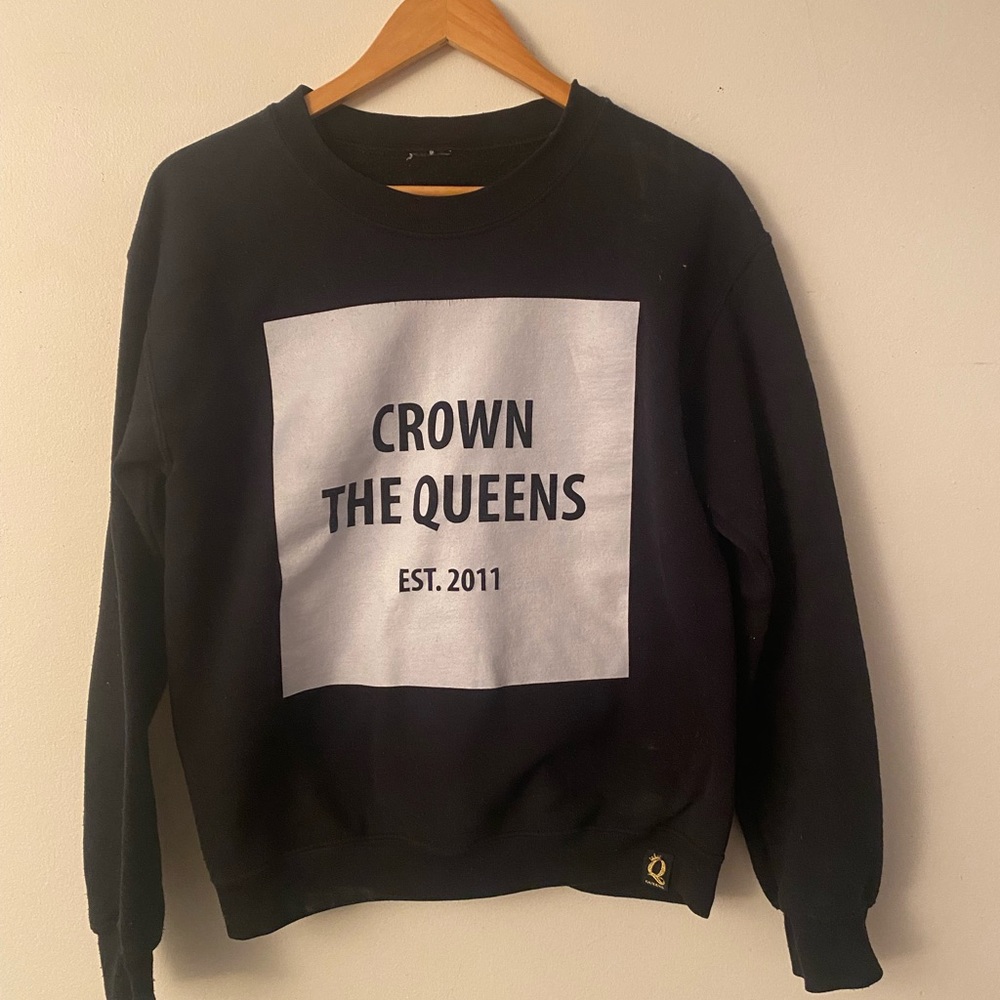 Vancouver original, Crown the queens sweater